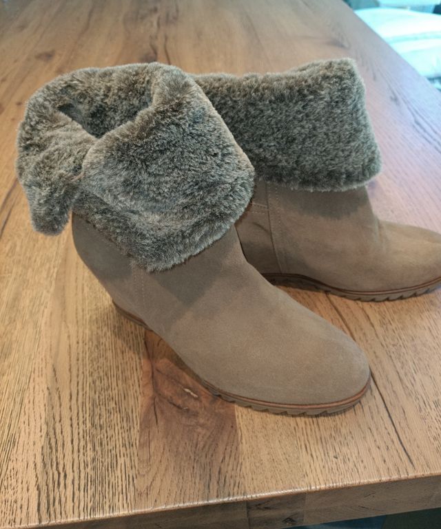 Botines serraje y piel beige