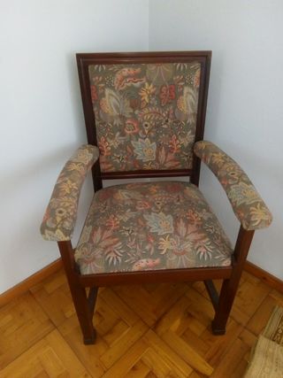 Butaca Vintage Madera y Tela