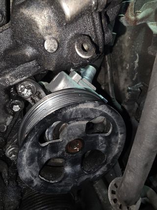 Bomba Dirección Mercedes R320