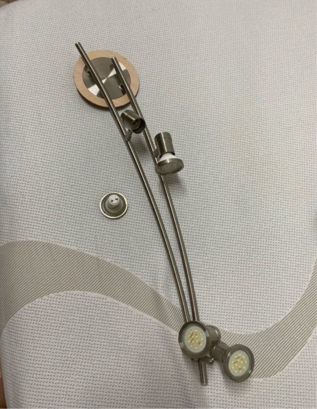 Lámpara LED flexible metal y madera 77-137cm