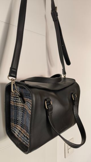 Bolso negro cierre imantado