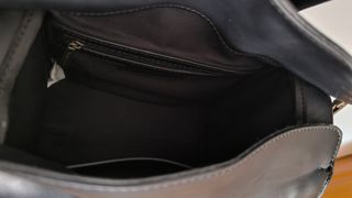 Bolso negro cierre imantado
