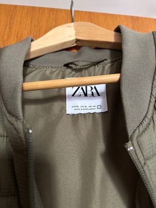 Chaleco Zara verde acolchado