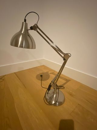 Lámpara de mesa Hobby / flexo metal. 