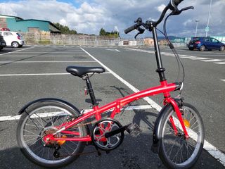 Bicicleta plegable Btwin roja