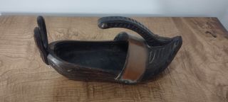 Botellero de Madera Tallada con forma Zueca