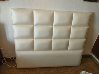 Cabecero de cama 135 cm en muy buen estado y de mu