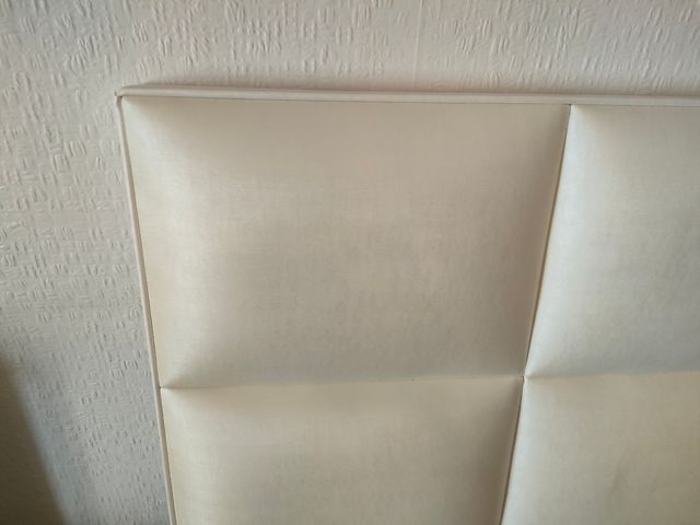 Cabecero de cama 135 cm en muy buen estado y de mu