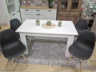MESA/COMEDOR NORDICA + 4 SILLAS