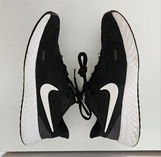 Zapatillas Nike Negras y Blancas