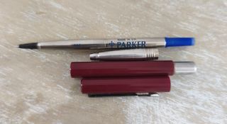 Bolígrafo Parker color burdeos