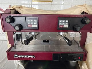 Cafetera Faema Roja