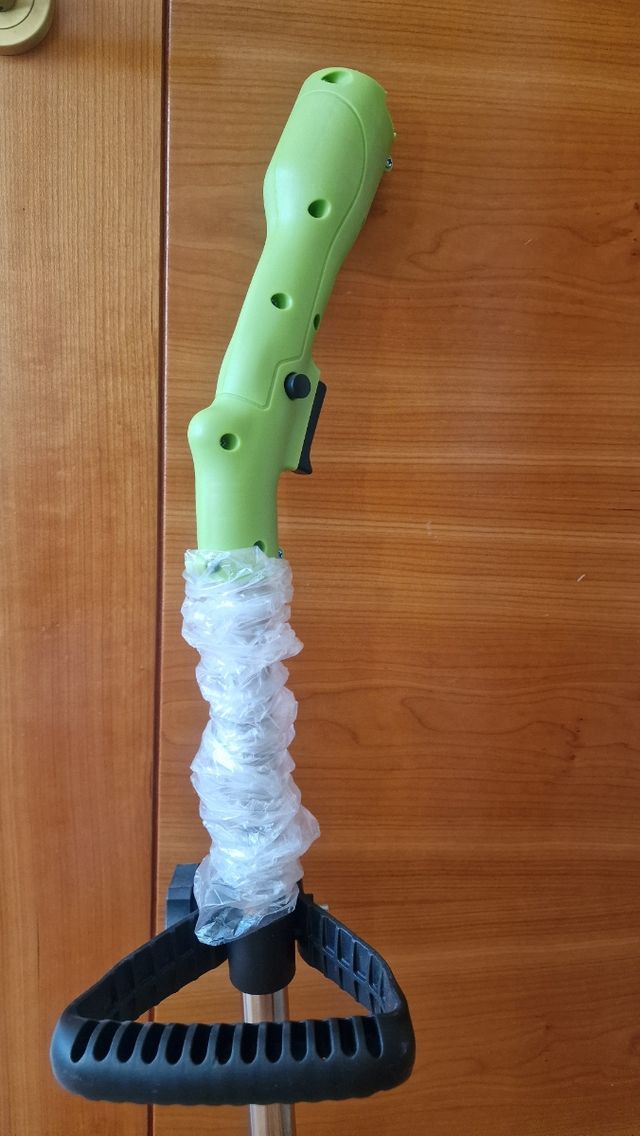 Cortacésped eléctrico verde