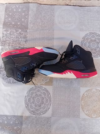 Zapatillas Jordan Negras y Rosas