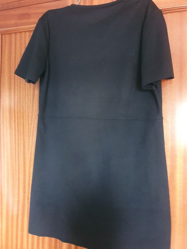 Vestido negro con bolsillos