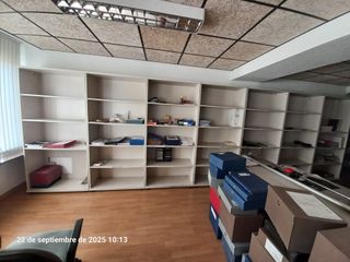 Estantería blanca de madera