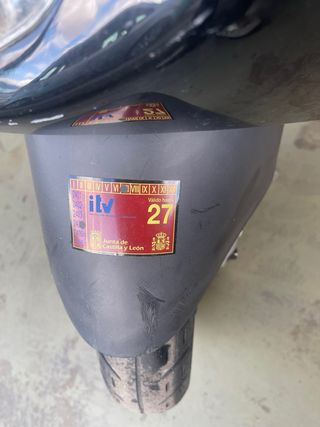 Moto negra Piaggio 2t