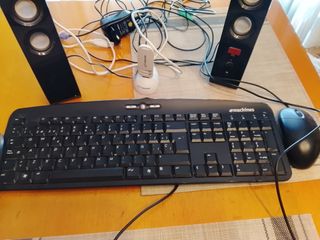 Pack Teclado, Ratón, Teléfono y Altavoces