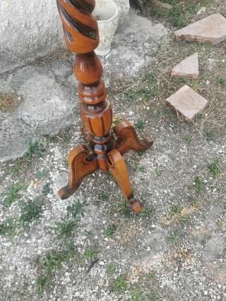 Appendiabiti in legno tornito