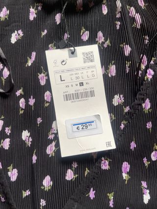 Blusa Zara flores moradas talla L