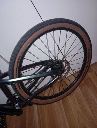 Cube Flying Circus Dirt 24" Bici