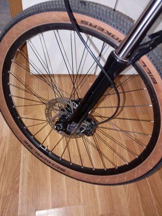 Cube Flying Circus Dirt 24" Bici