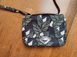 Bolso Bimba y Lola estampado hojas