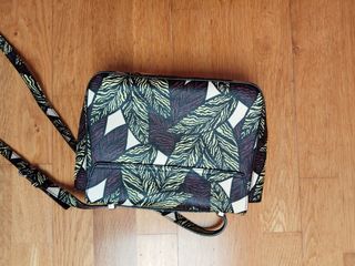 Bolso Bimba y Lola estampado hojas