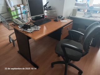 Escritorio mesa de oficina con cajonera
