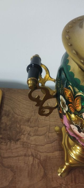 Elegante Samovar Eléctrico Decorado