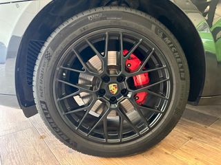 PORSCHE Macan GTS