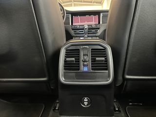 PORSCHE Macan GTS