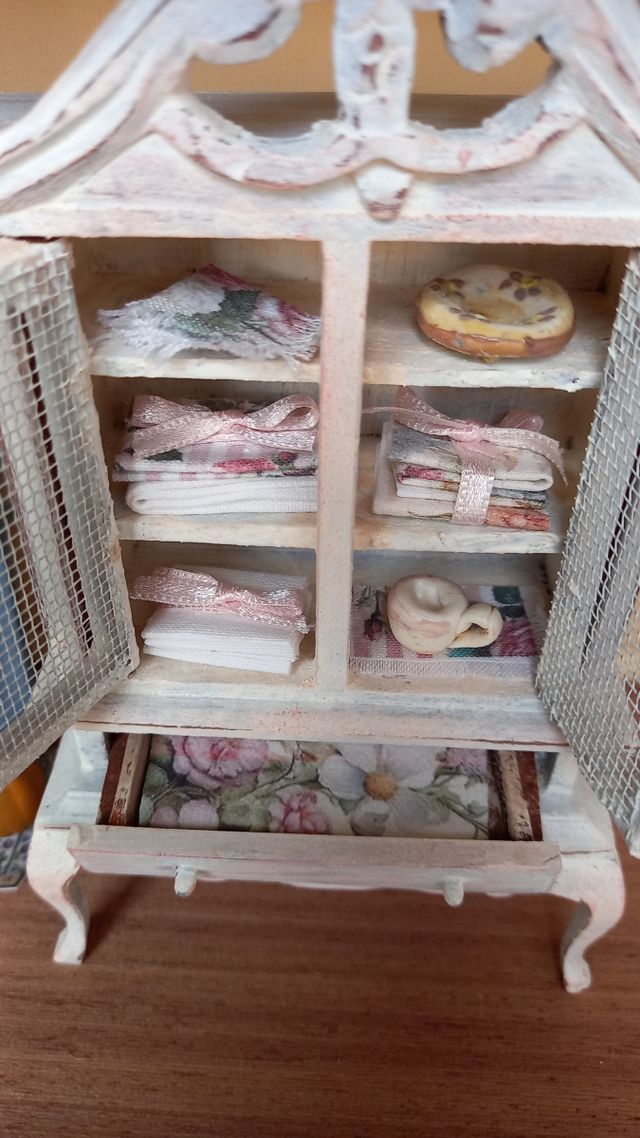 Armadio/credenza casa bambole