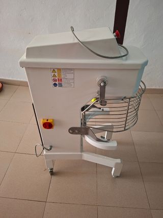 Batidora Amasadora Profesional Saus