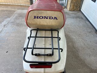 Honda Vision 50 Scooter