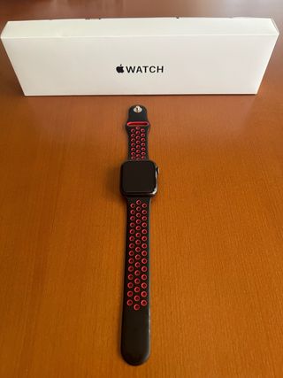 Apple Watch SE 44mm GPS Gris Espacial.