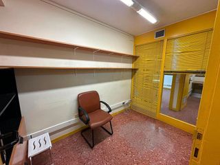 Oficina en alquiler en Joc de la Bola - Camps d'Esports - Ciutat Jardí - Montcada en Lleida