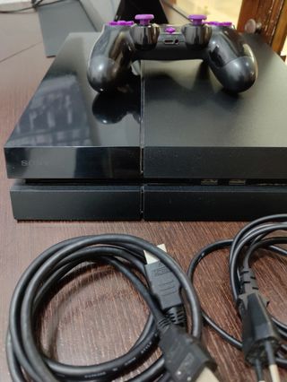PS4 500 GB Negra + Mando 