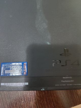 PS4 500 GB Negra + Mando 