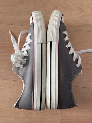 Zapatillas grises tipo Converse talla 40