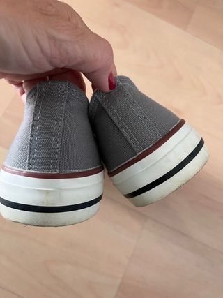 Zapatillas grises tipo Converse talla 40