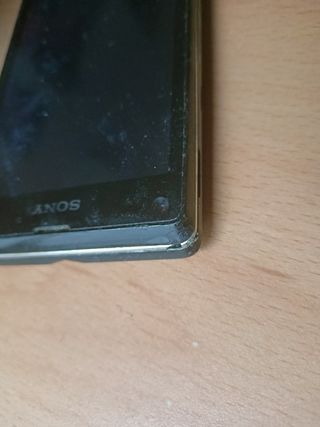 Lote di vari cellulari, tablet e batterie