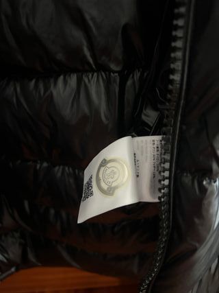 Plumífero Moncler Negro con Capucha