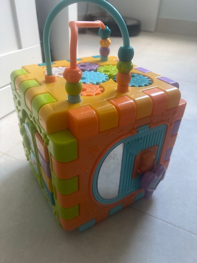 Cubo de actividades para bebé 6 en 1