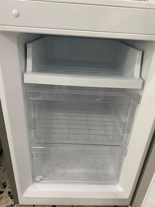 Nevera Inventum KV15005