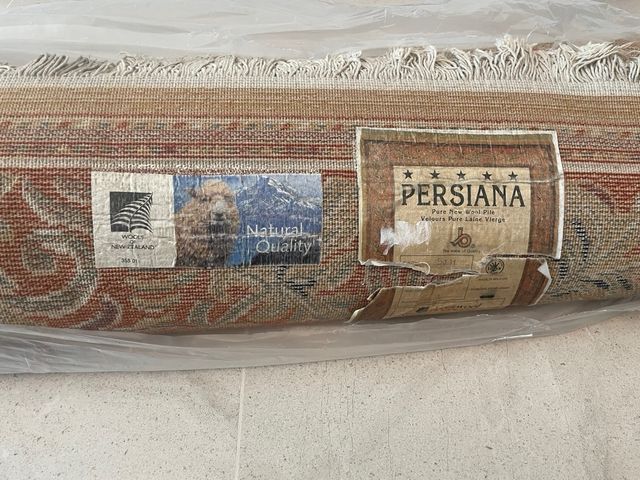 Alfombra Oriental Beige y Roja.