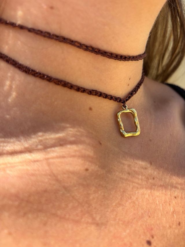 Collana Choker uncinetto con ciondolo oro