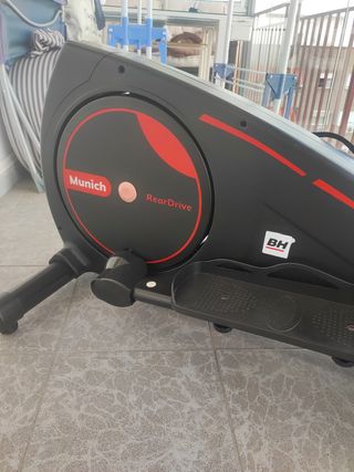 Bicicleta Elíptica BH Munich Rear Drive