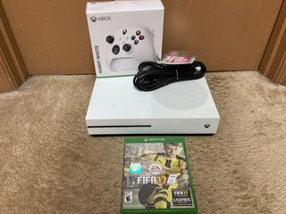 Xbox One S +FIFA 17y19+Guitar Hero+Howart legacy