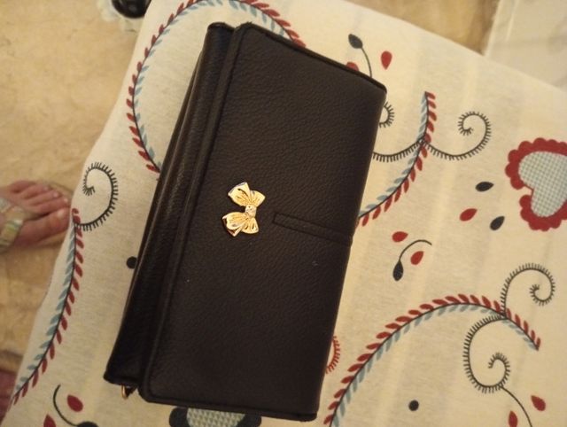 Cartera de mano negra